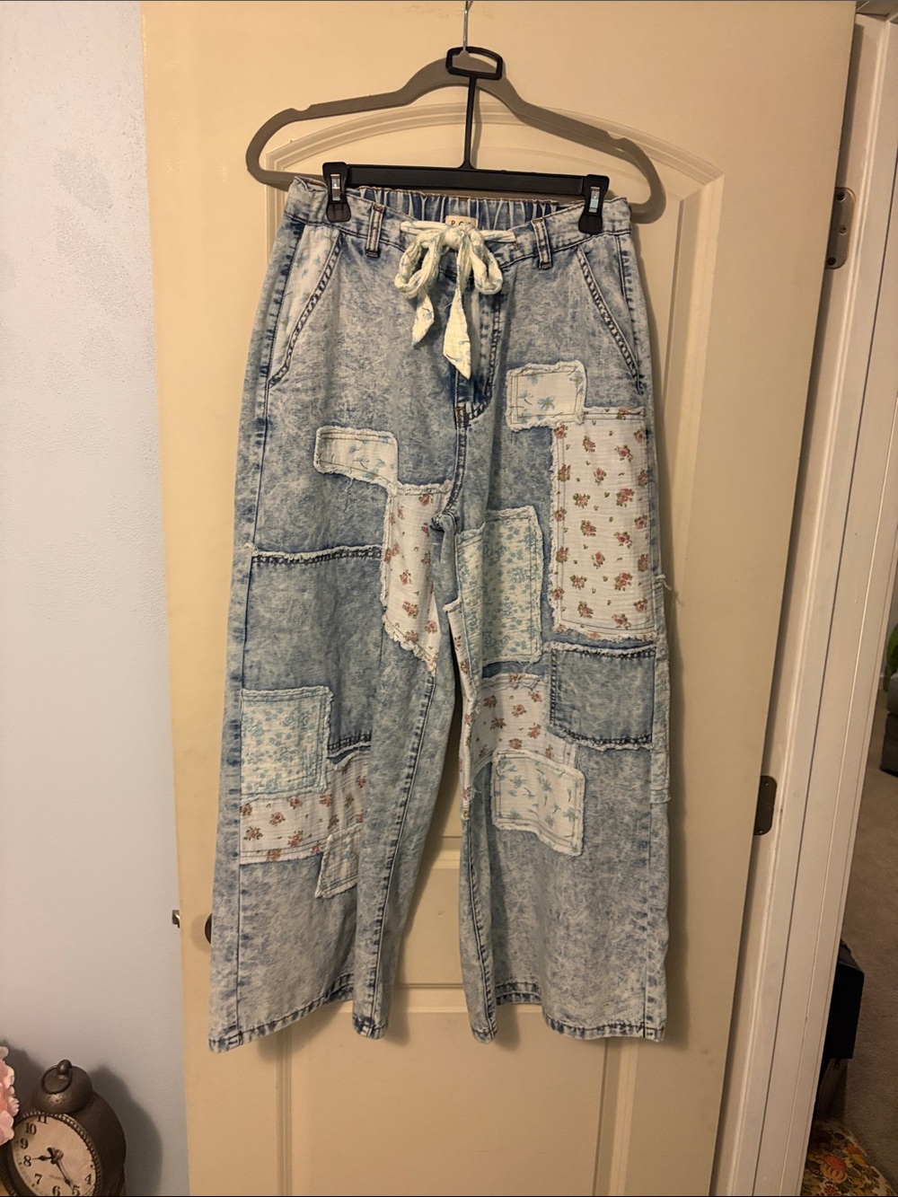 POL Wide-Leg Acid Wash Patchwork Jeans with Floral Patches